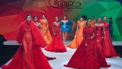  Avrupa’nın en büyük gelinlik,