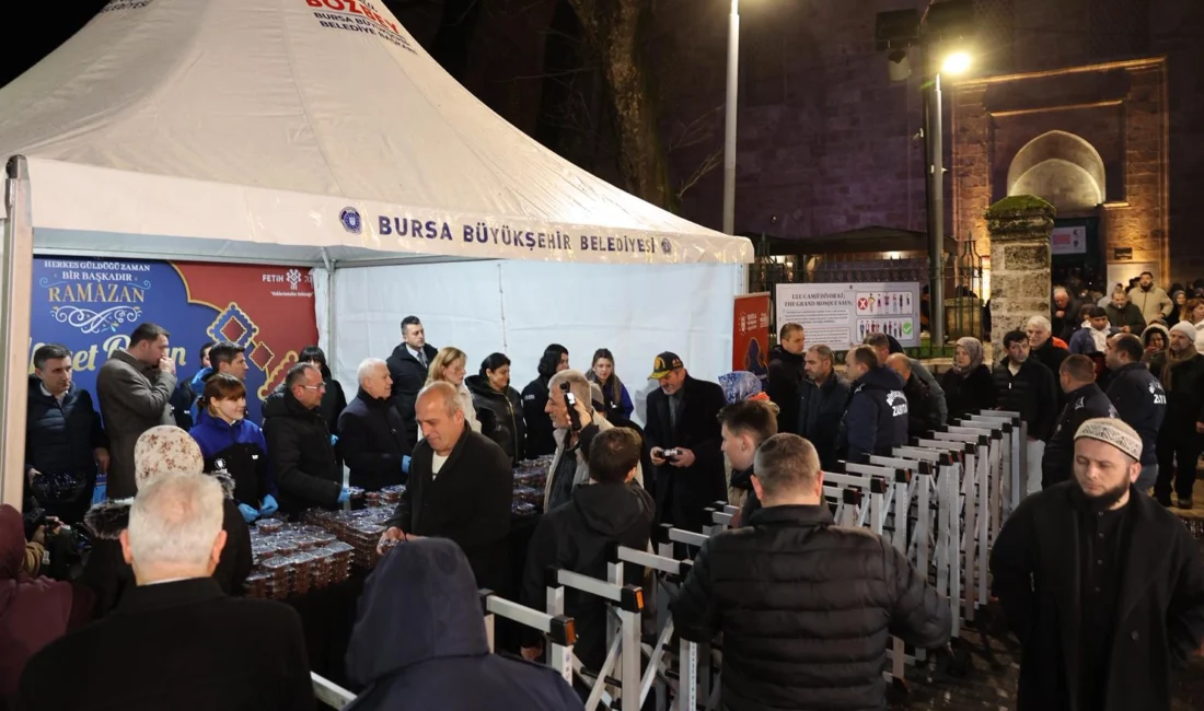 Bursa Ulu Cami’de Ramazan’a tatlı başlangıç