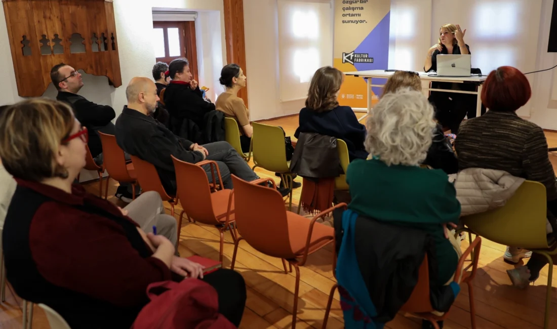 Bursa’da sanat ve düşüncenin ışığında sevgi konuşuldu Bursa’da sanat ve düşüncenin ışığında sevgi konuşuldu