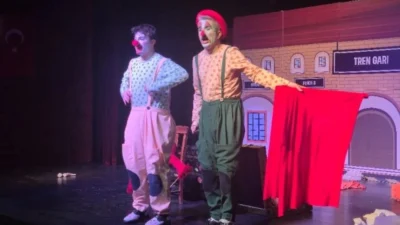  İnegöl Belediyesi Şehir Tiyatrosu’nun