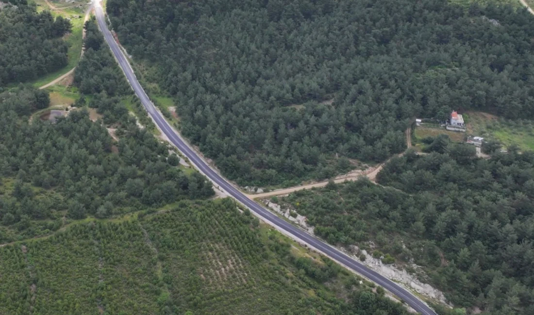 Manisa kırsalı sıcak asfaltla buluşturuyor Manisa kırsalı sıcak asfaltla buluşturuyor