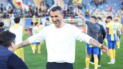  Teknik direktör Mehmet Topal,
