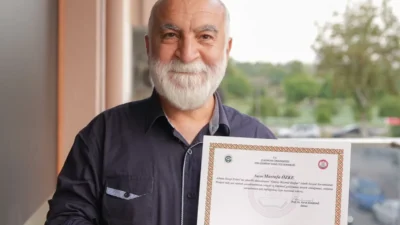  Gazeteci yazar Mustafa Özke,